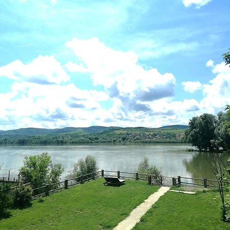 Captain'S House By The Danube River Cerevic Esterno foto