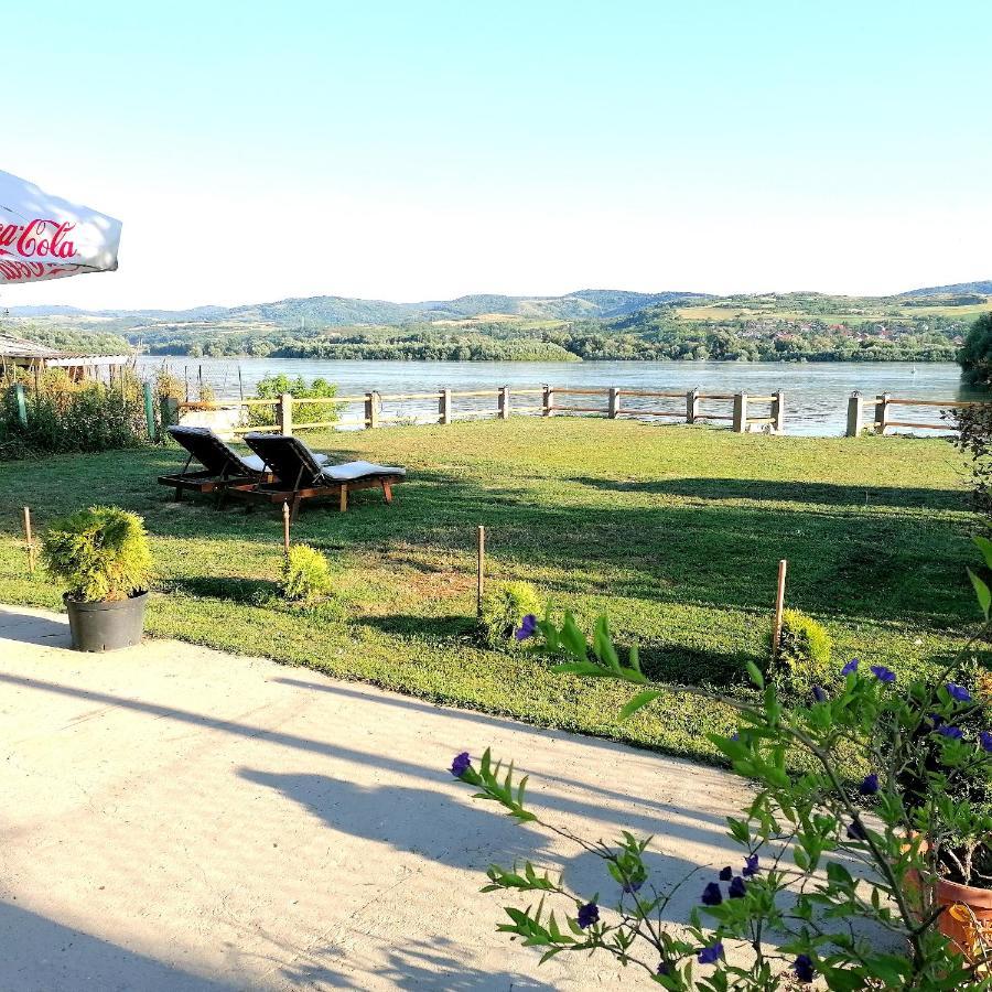 Captain'S House By The Danube River Cerevic Esterno foto